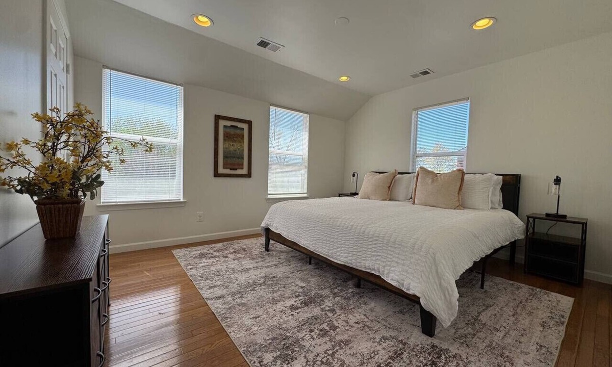 Groveton House | DC Suburb Home w/Parking | Near Metro & DC