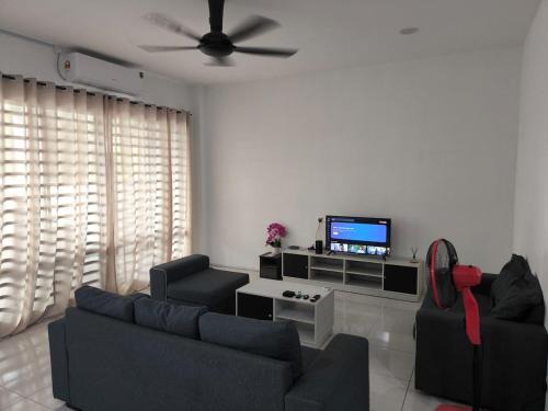 Batu Gajah House | De' Jamboree Homestay