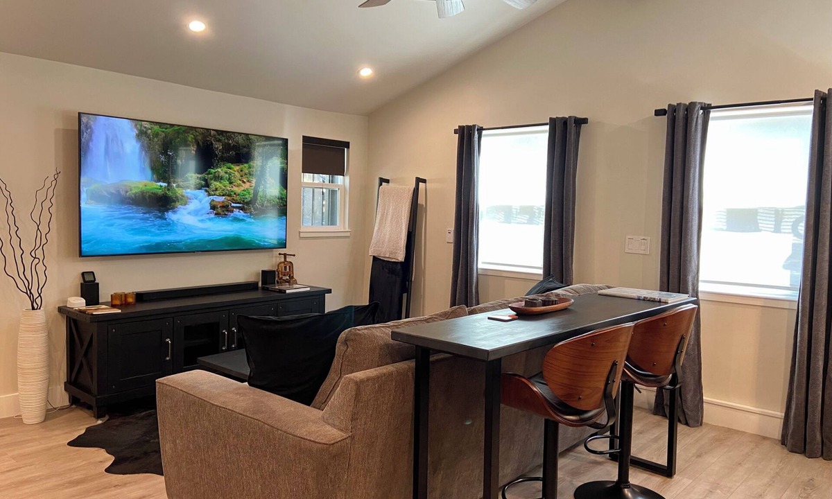 Auburn Cottage | Dean's Garage: Car-Shop Themed Luxury Small Home, Central Auburn