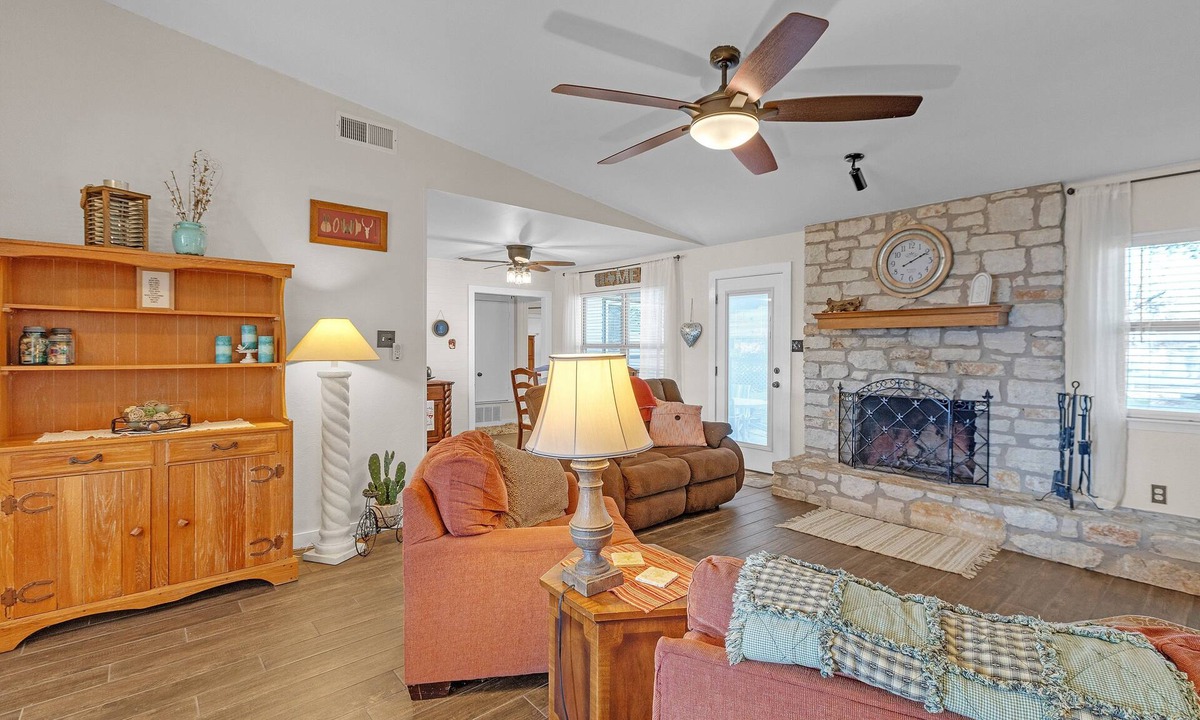 Georgetown House | Dean's Retreat At Georgetown 3 Bedroom Home
