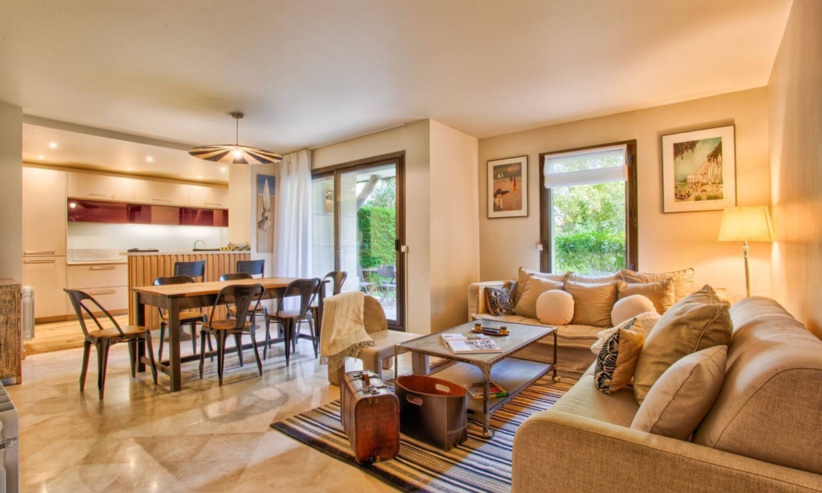 Tourgeville Apartment | Deauville Lovely Flat with Private Garden