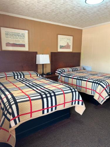 Grove Hill Hotel | Deavers motel