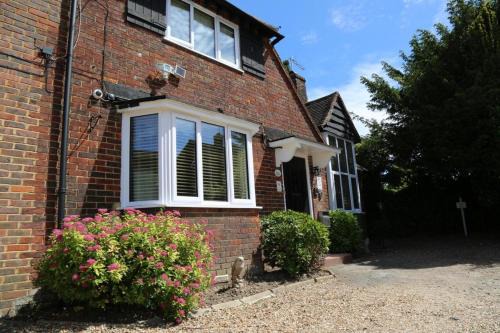 Brunel Bed & Breakfast | Debden Guest House