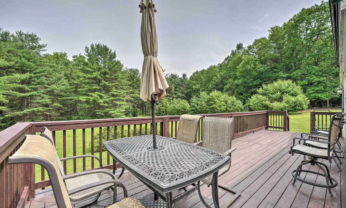 Benezette House | Deck, Fire Pit & Yard: Mountain Escape!