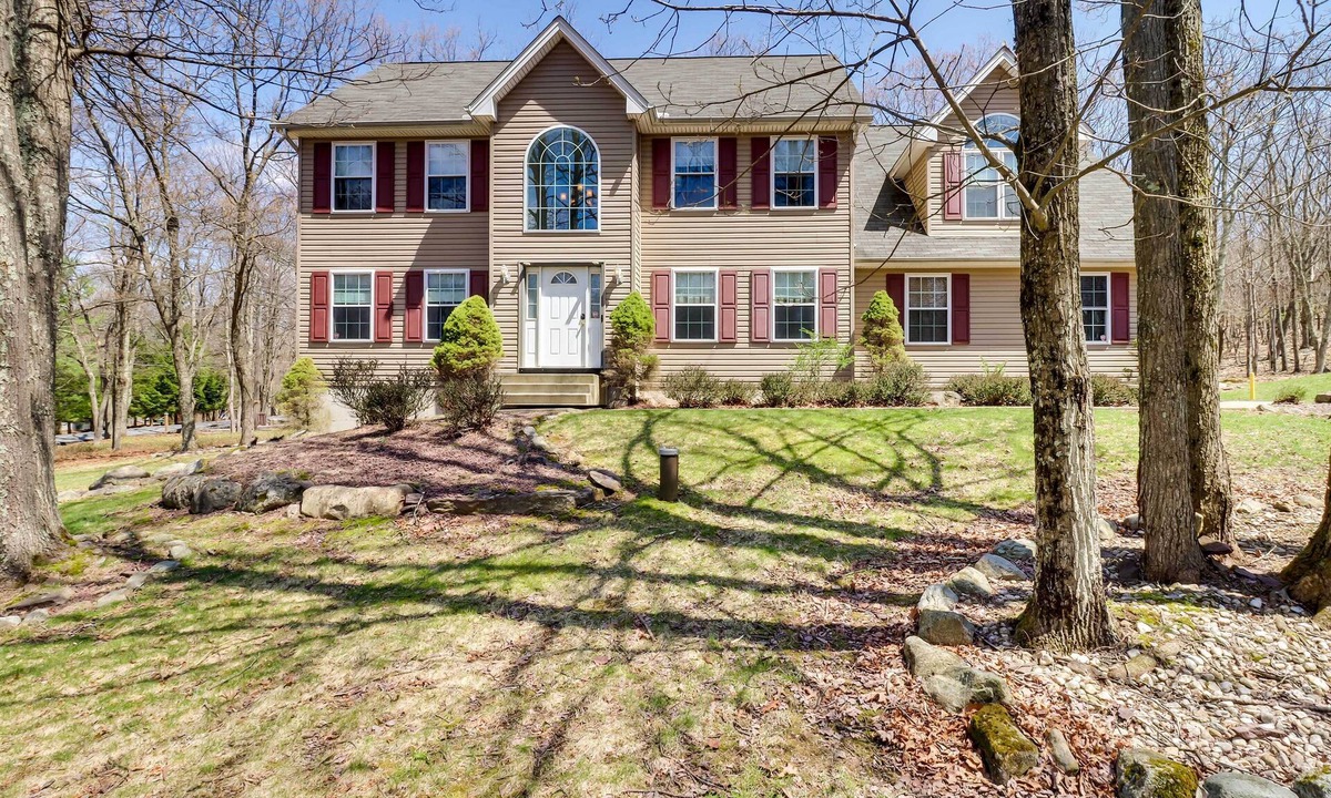 Albrightsville House | Deck, Game Room & Fire Pit: Poconos Retreat