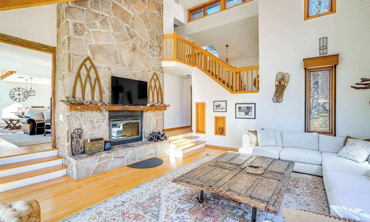 Wilmington House | Deck & Game Room: Family Wilmington Retreat