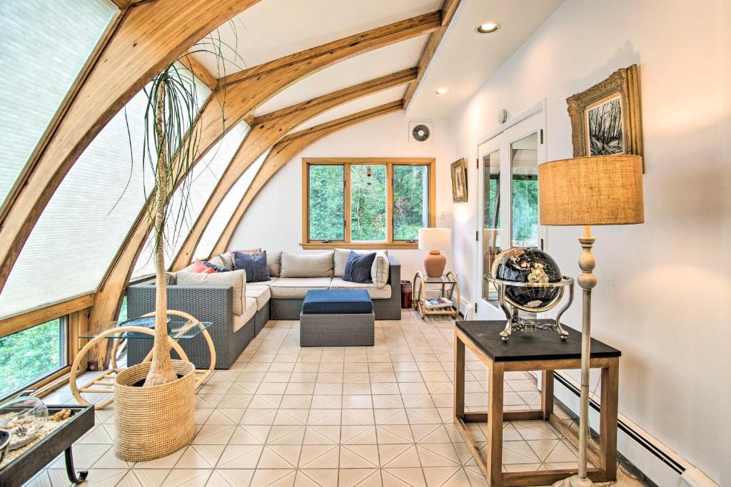 Falmouth House | Deck & Grill, Walk to Beaches! Falmouth Retreat