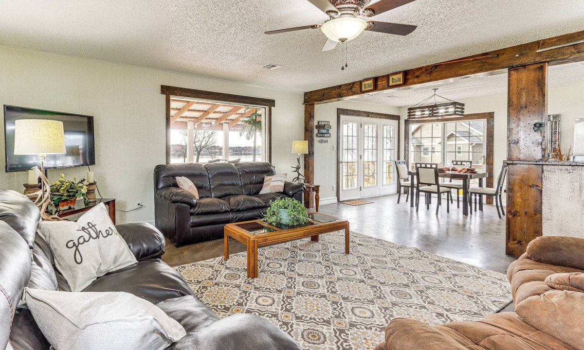 Grove House | Deck & Yard: Wolf Creek Waterfront Home in Grove!