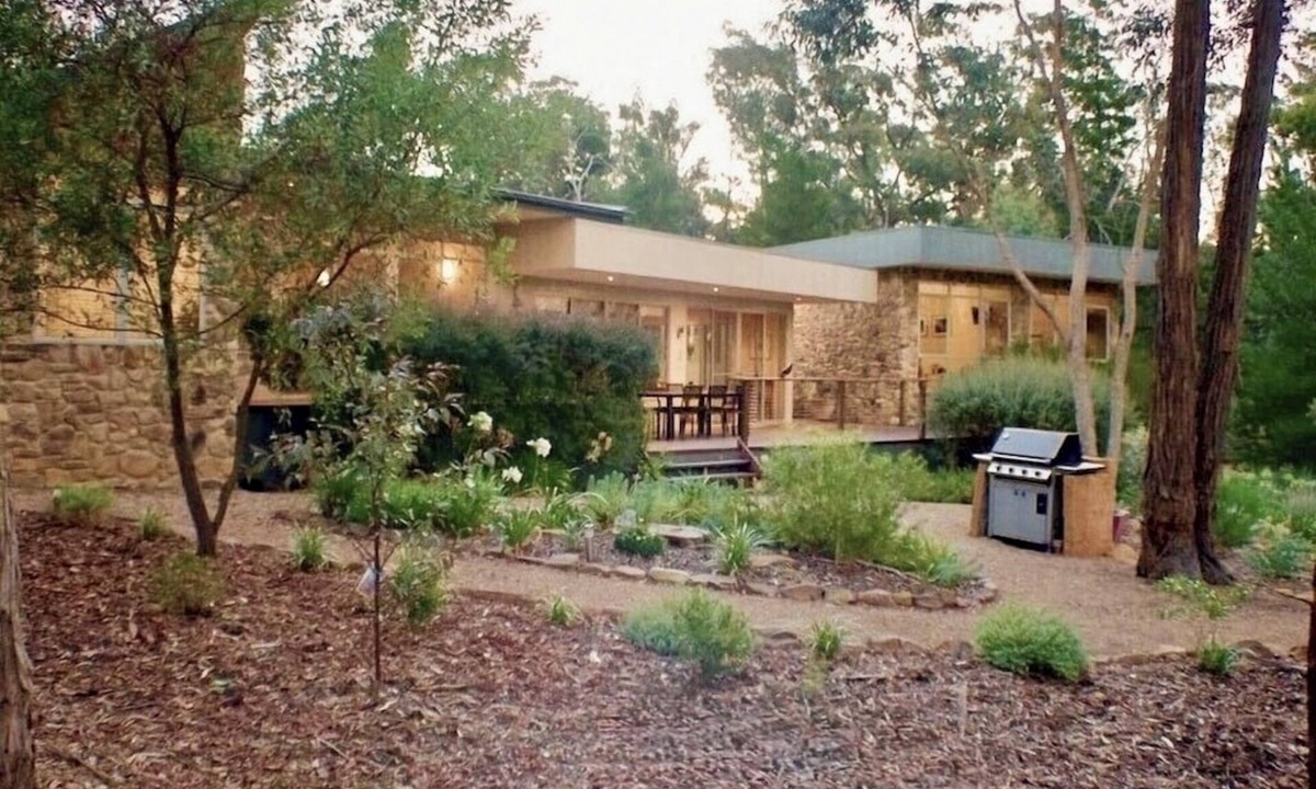 Hepburn House | Deckhaus Hepburn Retreat