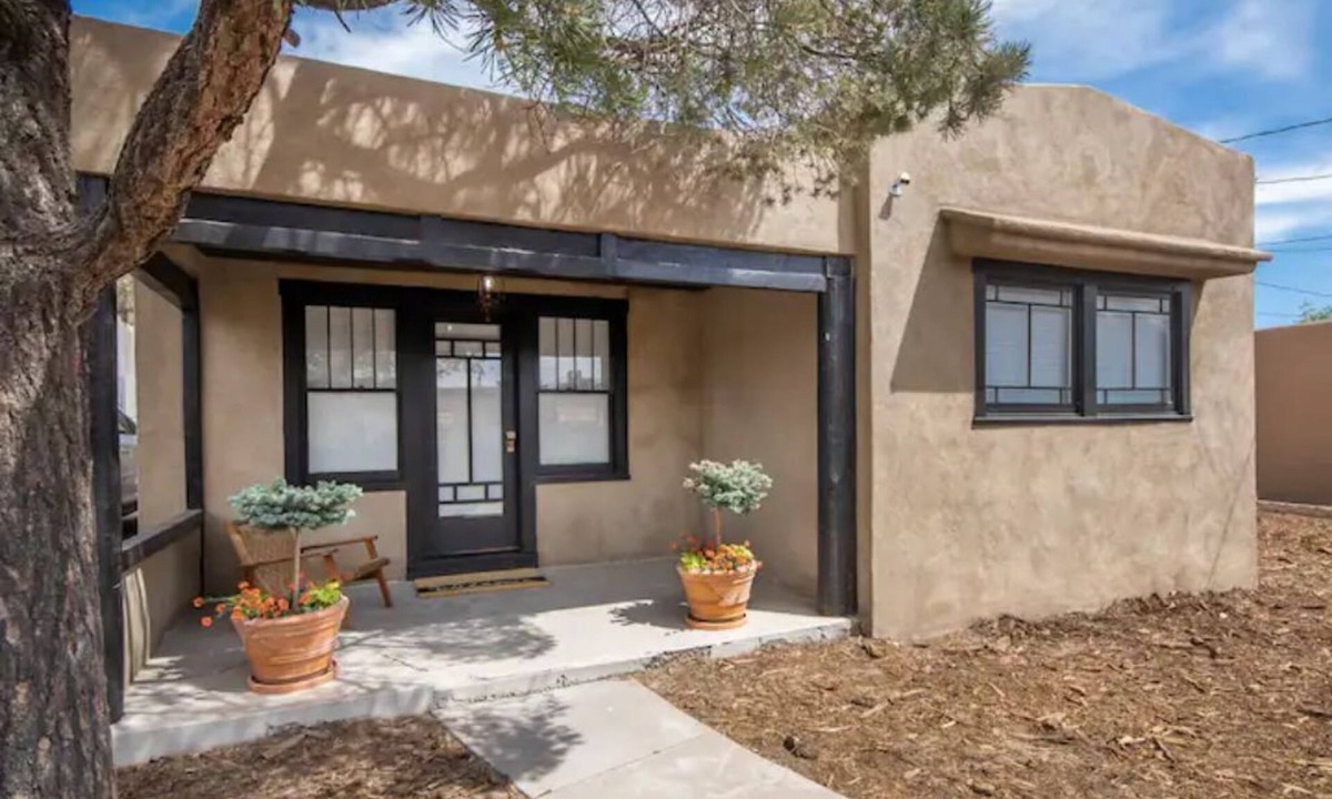 Albuquerque Cottage | Deco Chic Casita blocks from Trendy EDO