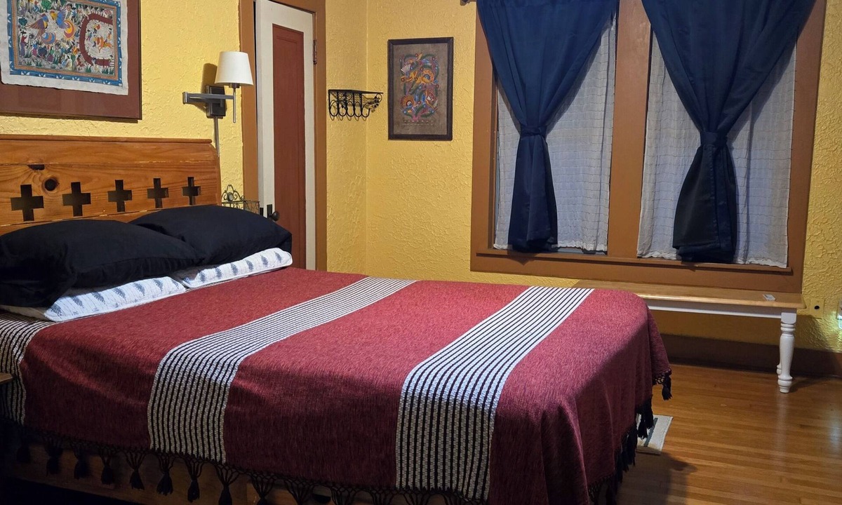 Jefferson Apartment | Deco era apt. 2, private, arty & comfortable, deck overlooking garden.