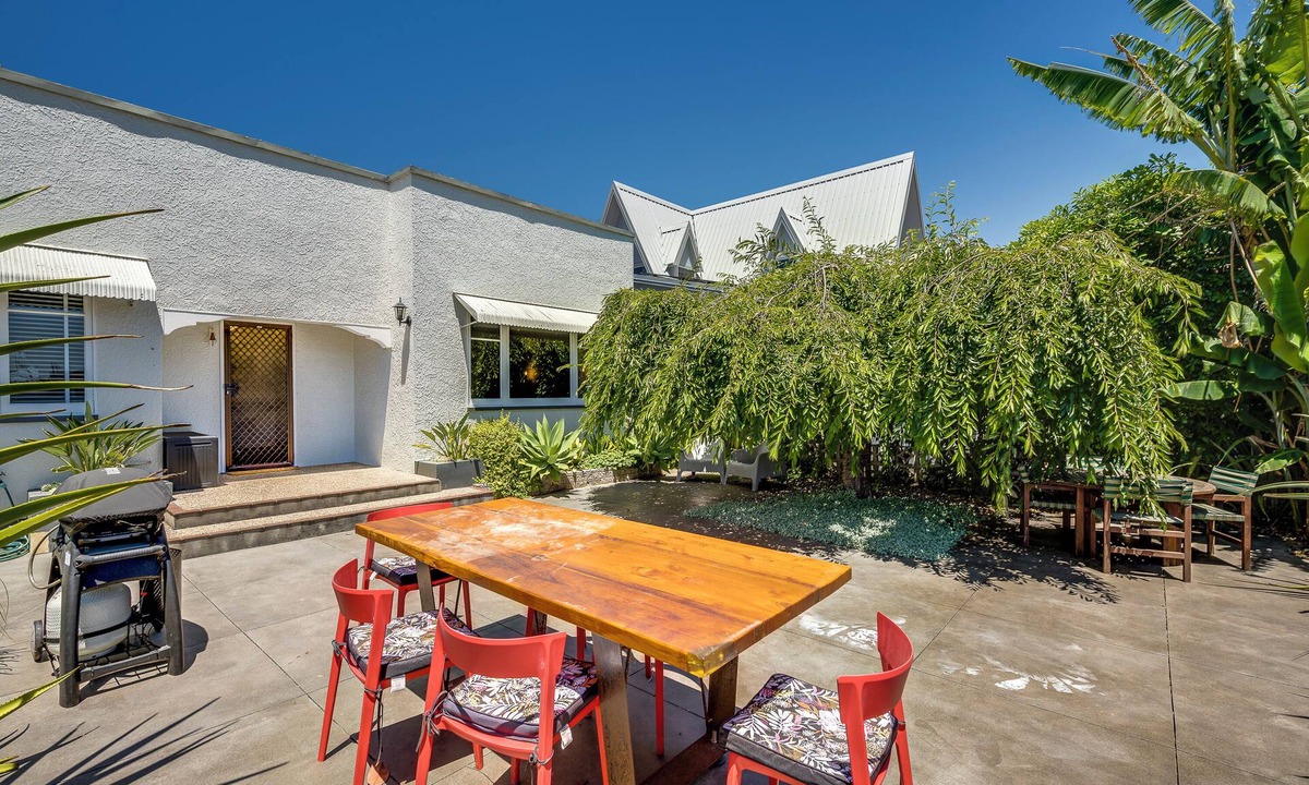 Marewa House | Deco-licious - Napier Holiday Home