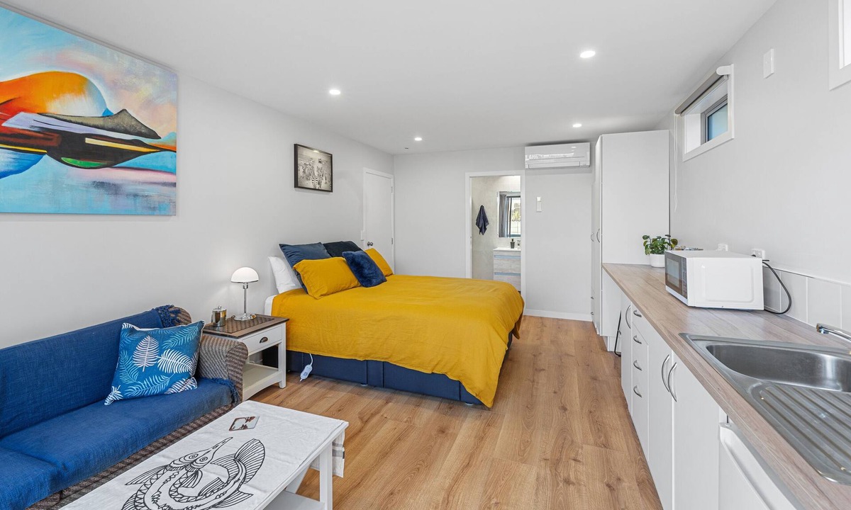 Omanu House | Dee Lightful - Mount Maunganui Holiday Home