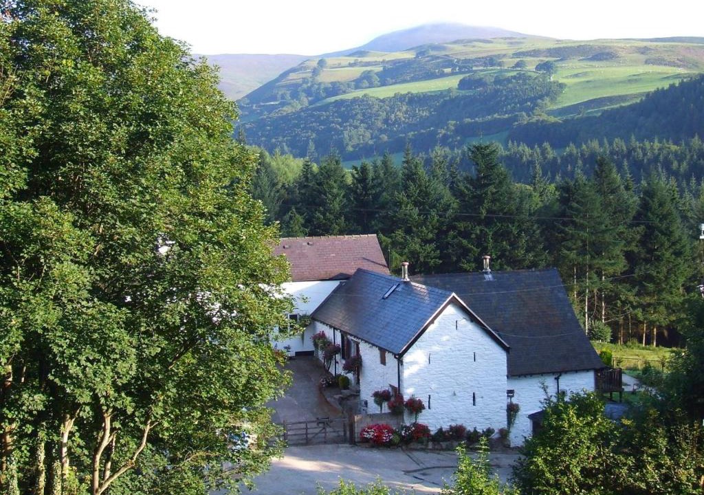 Glyn-Dyfrdwy House | Dee Valley Cottages