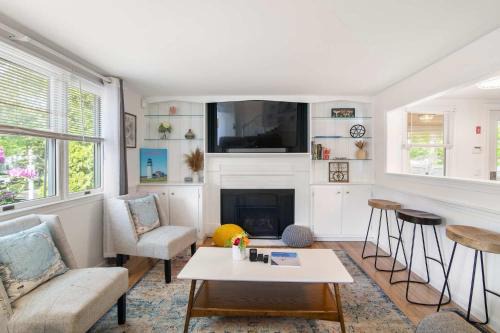 Harwich House | Deeded Pond Access Ping Pong