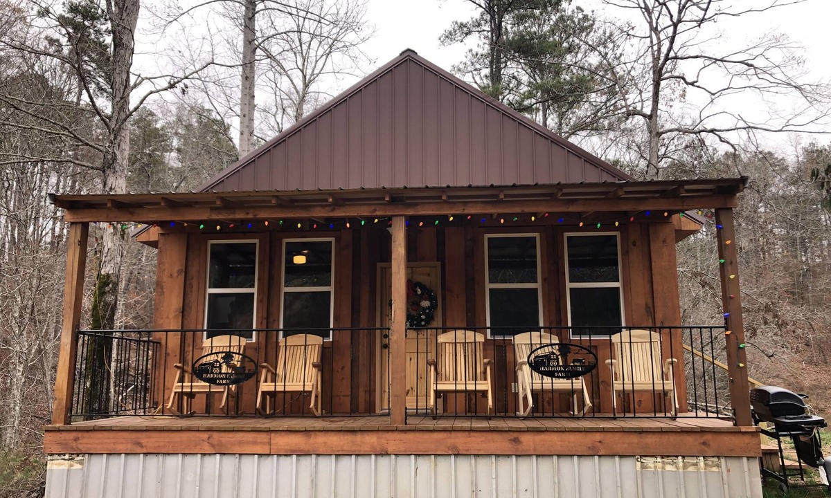 Wedowee Cabin | DeeDee's Hideaway-Secluded Getaway on the Water
