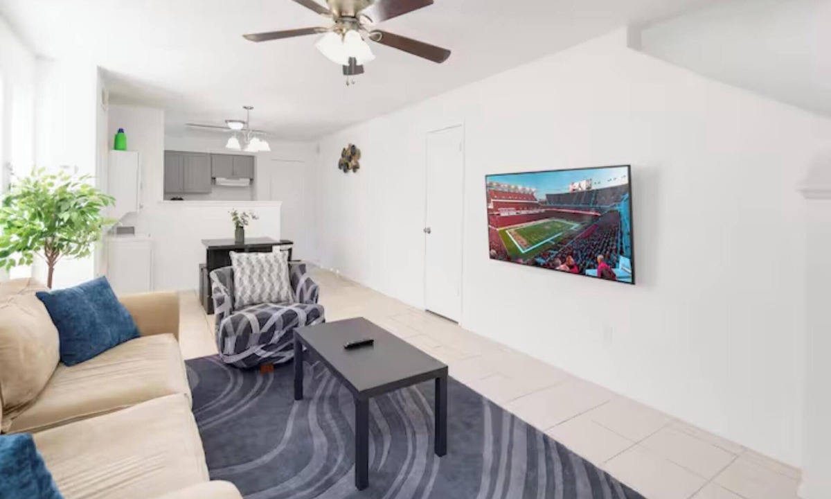 Southwood Valley Apartment | Deep Blue, Family Friendly,Recently Renovated+Pets