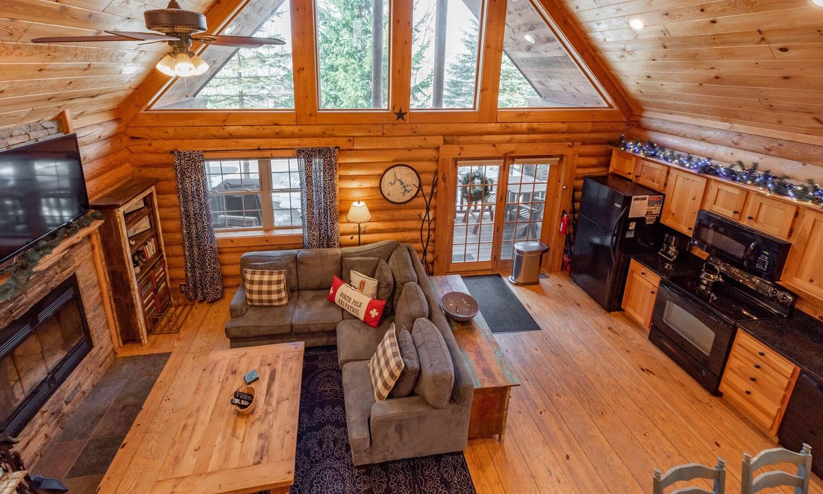 Thayerville Cabin | Deep Creek Gem w/Indoor Hot Tub