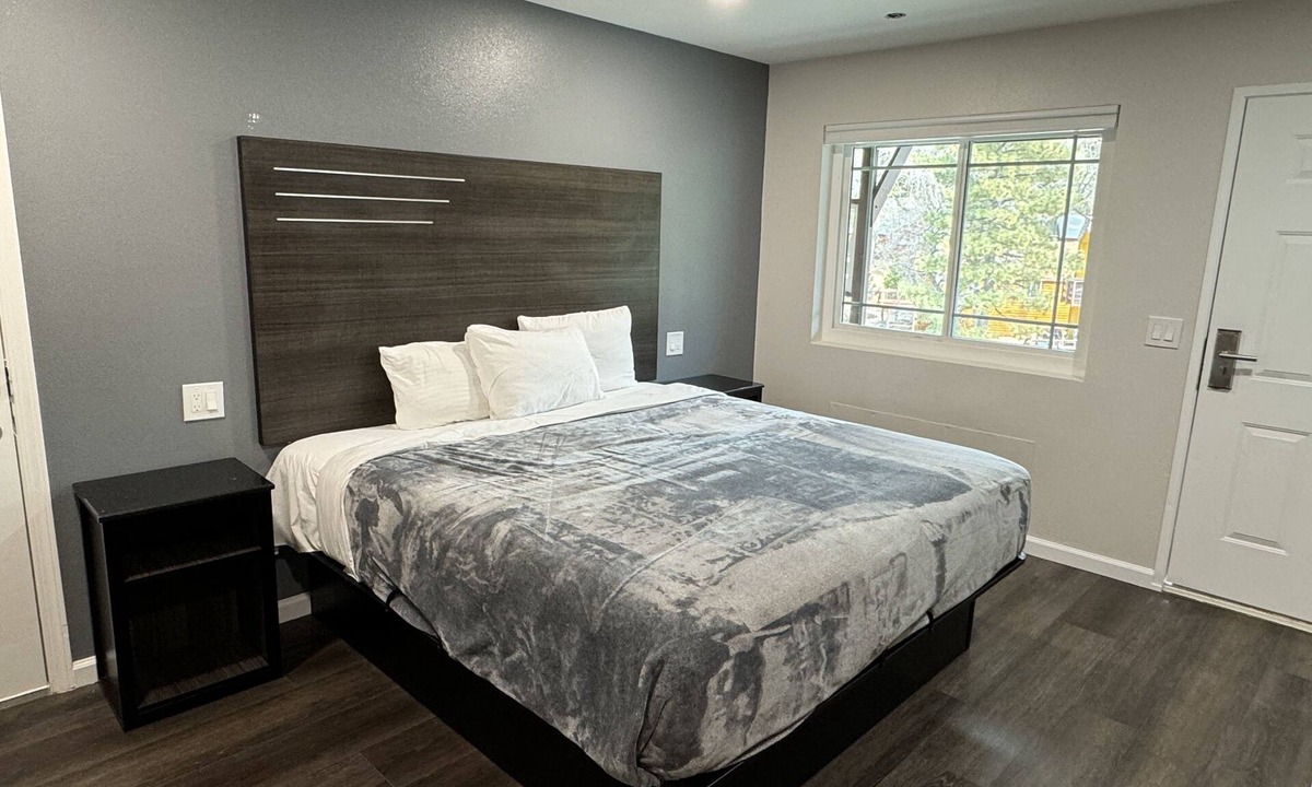 Arrowbear Lake Hotel | Deep Creek