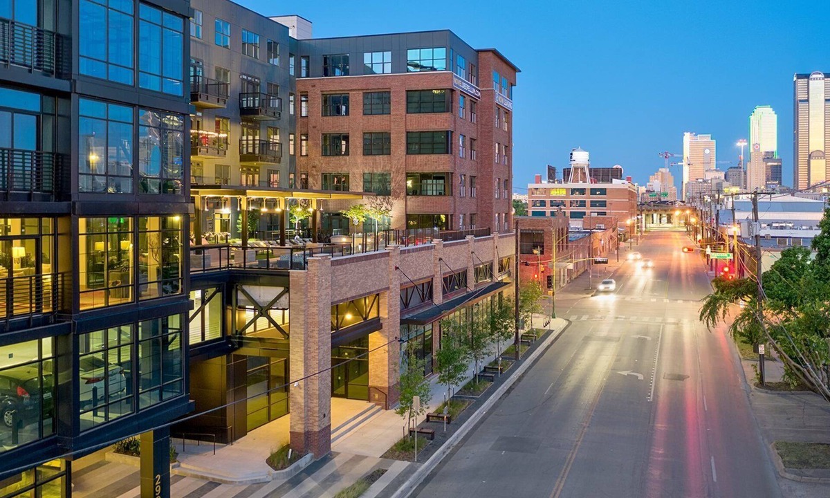 Deep Ellum Apartment | Deep Ellum Theatre Suite - The Black Collection