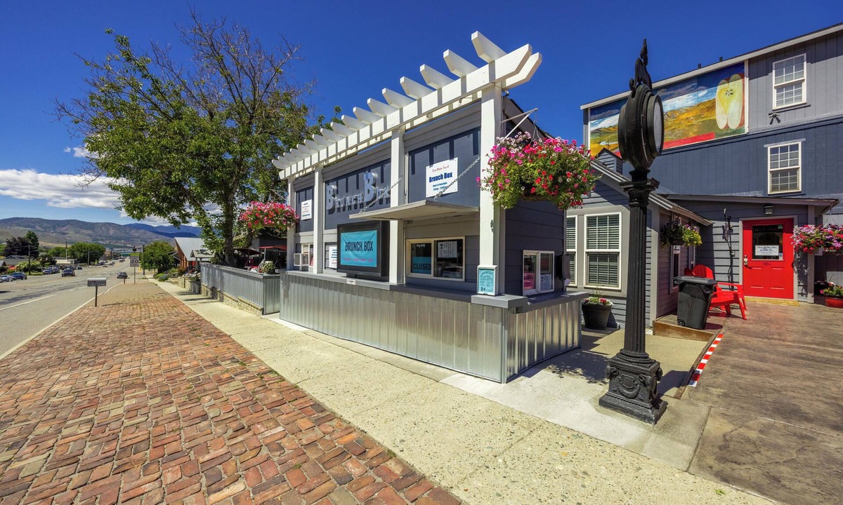 Chelan Hotel | Deep Water Inn