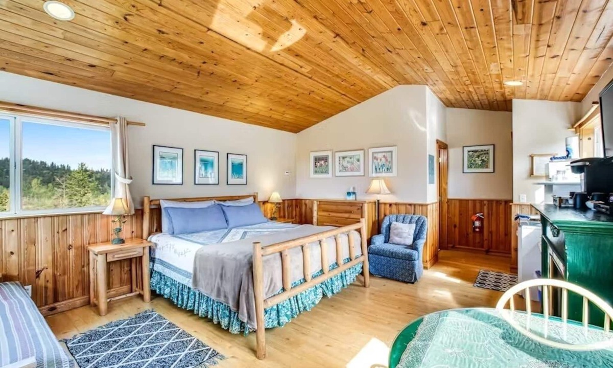 Deer Harbor Apartment | Deer Harbor Cottage on the Bluff