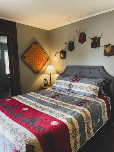 Eureka Springs Historic District Apartment | Deer Hollow Cottage at Tradewinds