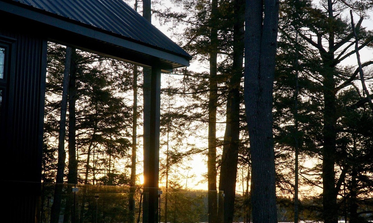 Rye Cabin | Deer Lake Onyx - Modern Waterfront Cottage