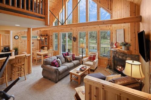 Redmond House | Deer Park Cabin