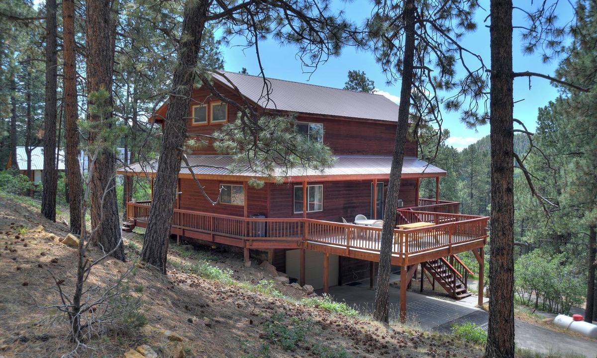 Forest Lakes House | Deer Ridge Cabin | Borders BLM | Dog Friendly | Large Deck