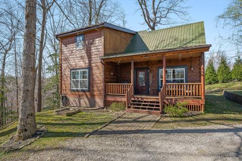 Byrdstown Ski Chalet | Deer Run - A Peaceful cabin hideaway