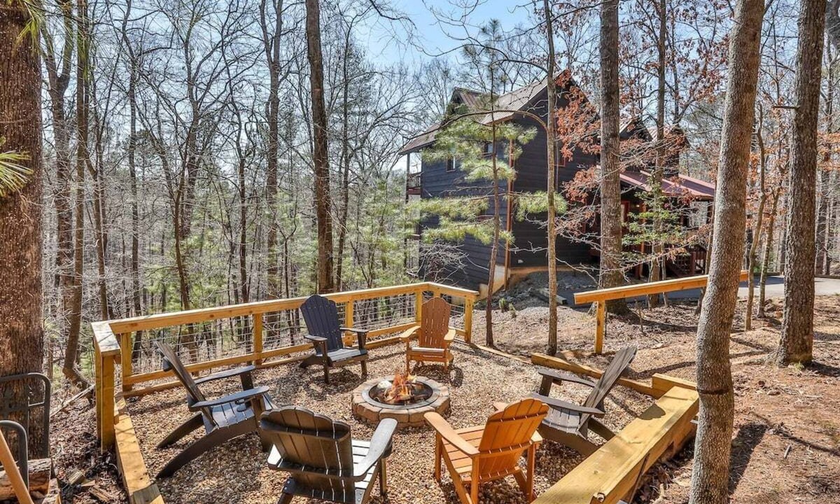Ellijay Cabin | Deer Run -Dog Friendly, Hot Tub -Minimum Age