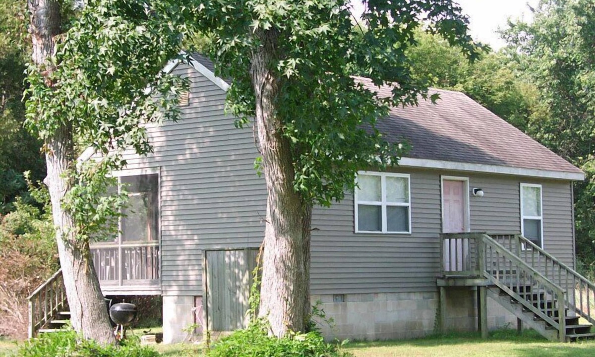 Chincoteague House | Deer Track-Cozy Cottage Close to Town. Fire Pit.