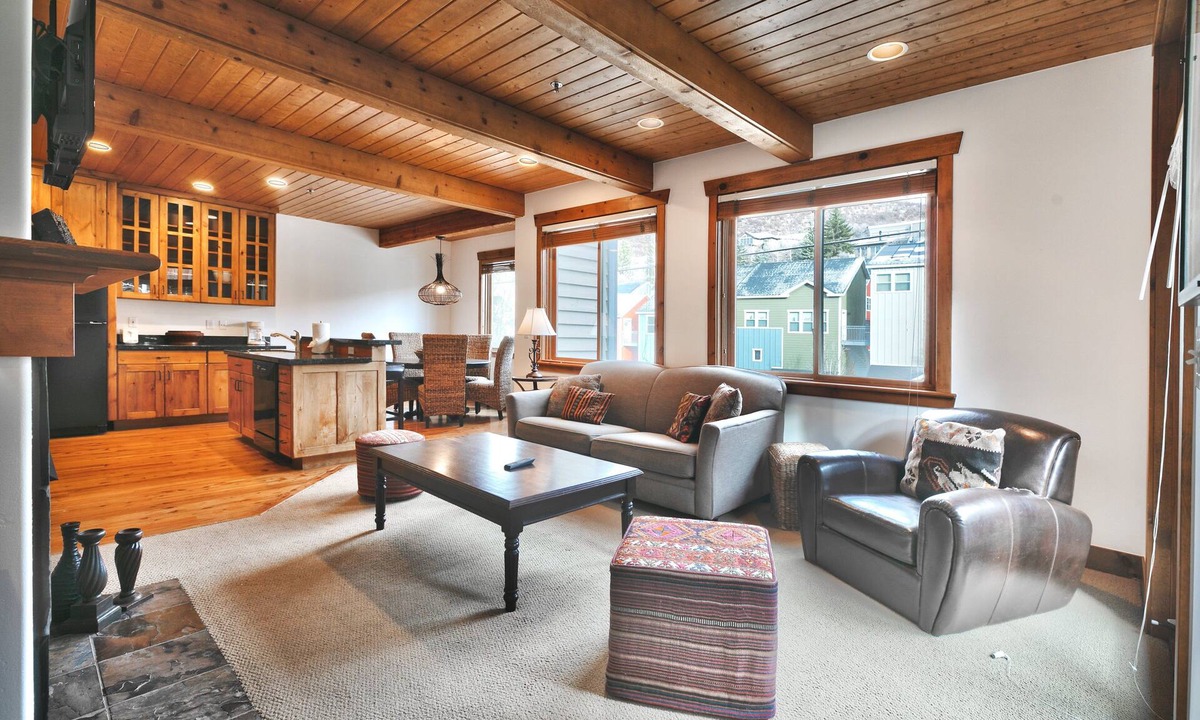 Deer Valley House | Deer Valley Drive - Easy Walk/Shuttle to Skiing and Main St.