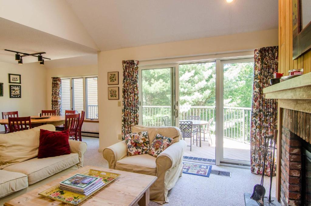 West Hartford House | Deere Run 10C