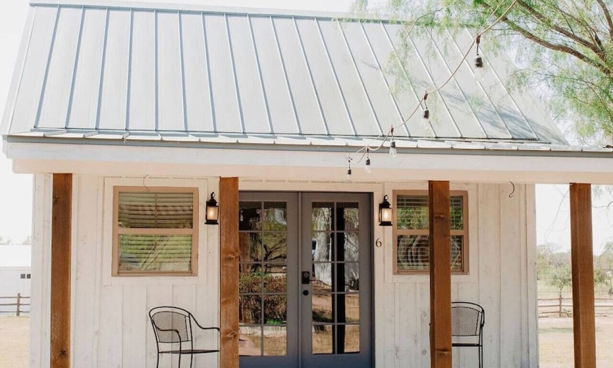 Elm Mott House | Deerfield Countryside Cabin #4
