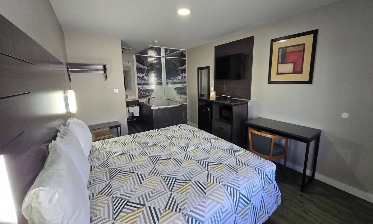 McComb Hotel | Deerfield Inn McComb I-55