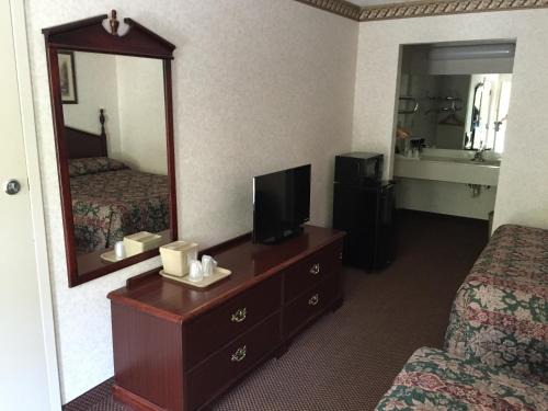 Somerville Hotel | Deerfield Inn