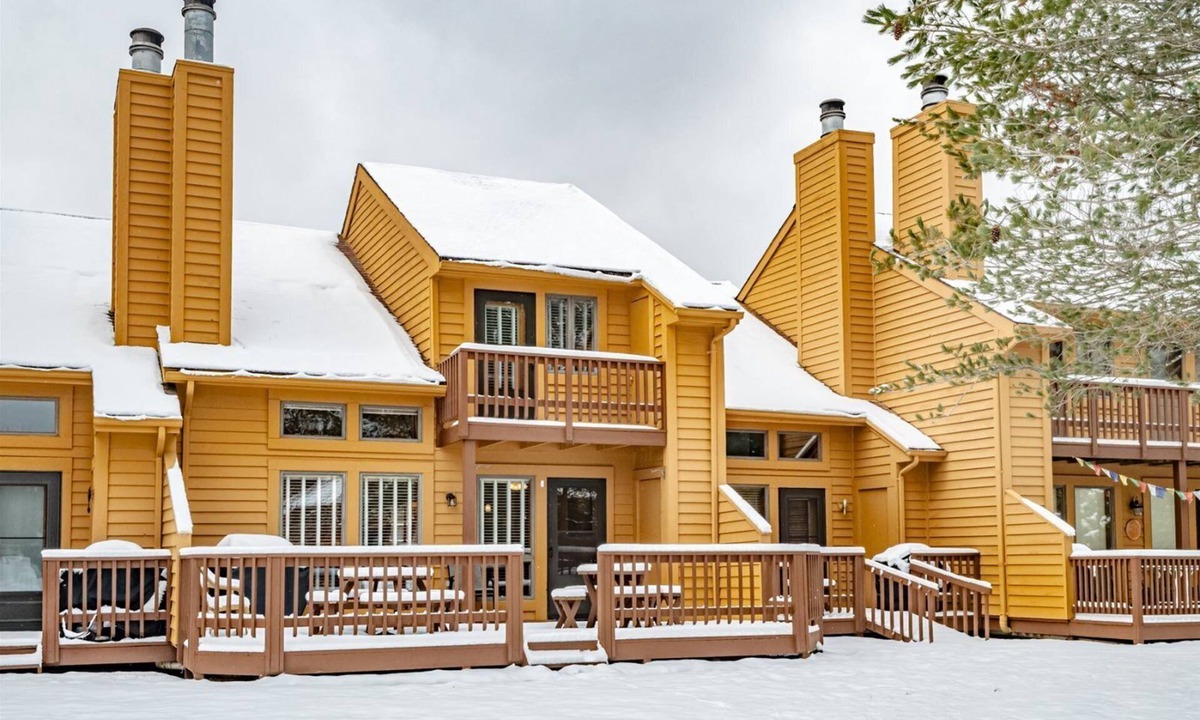 Davis House | Deerfield Village 010