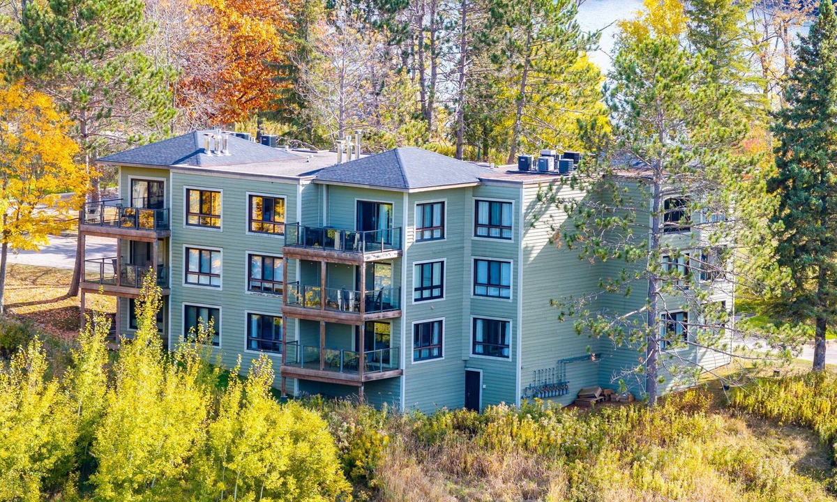 Huntsville Condo | Deerhurst - Private 3 bedroom condo