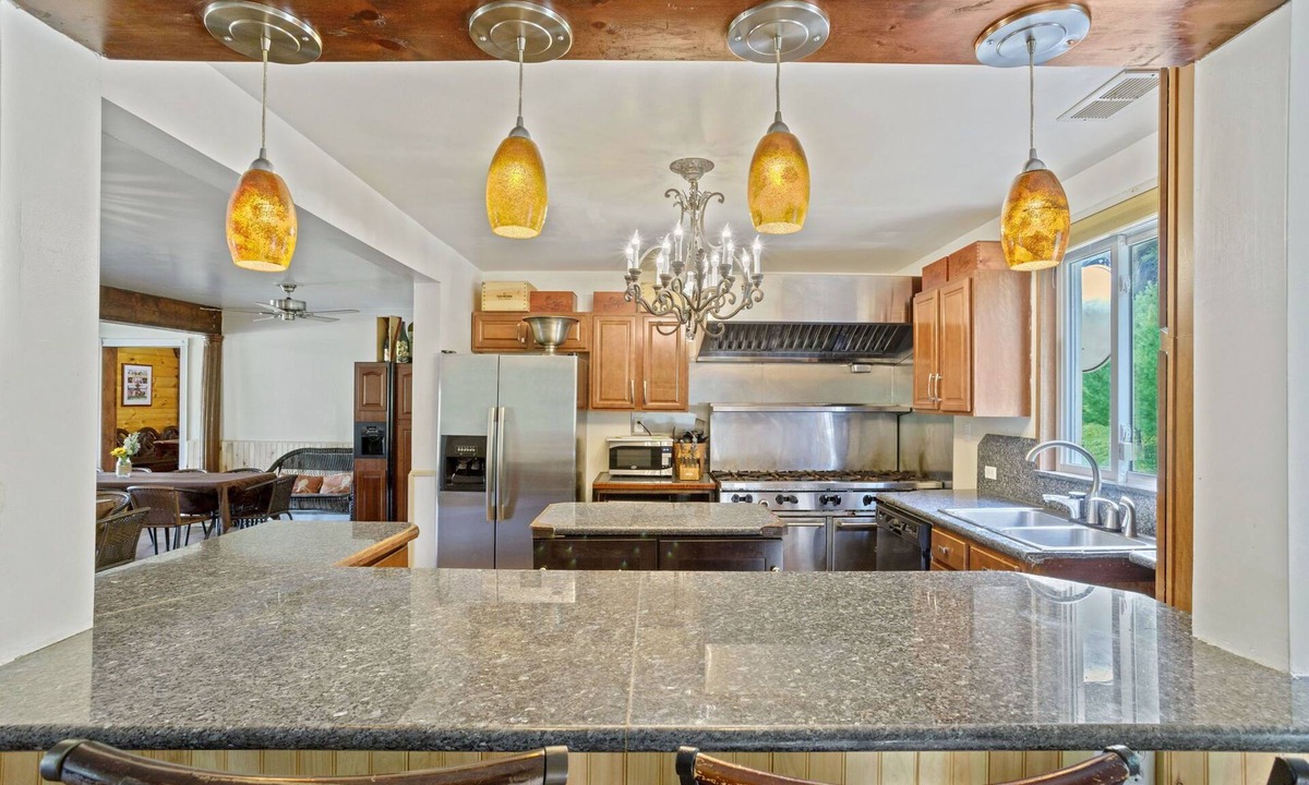 Fishs Eddy House | DeerRidge Estate By Brophy