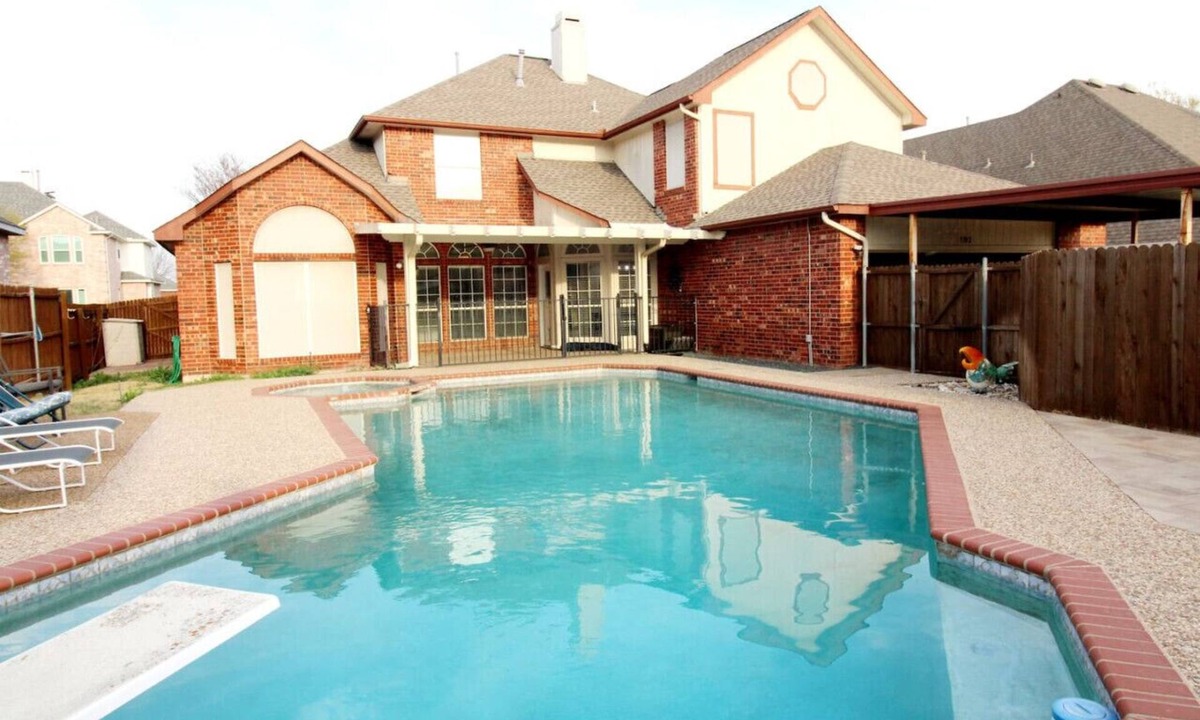 McKinney Apartment | Deja Blue Lagoon & Games