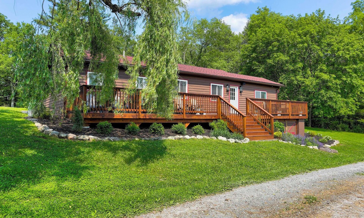 Damascus Cabin | Delaware River Access: Peaceful Farm Retreat!