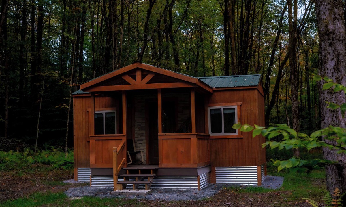 Durhamville Cabin | Delightful 1-bedroom offgrid cabin in charming Camden awaits you Shared Bathroom