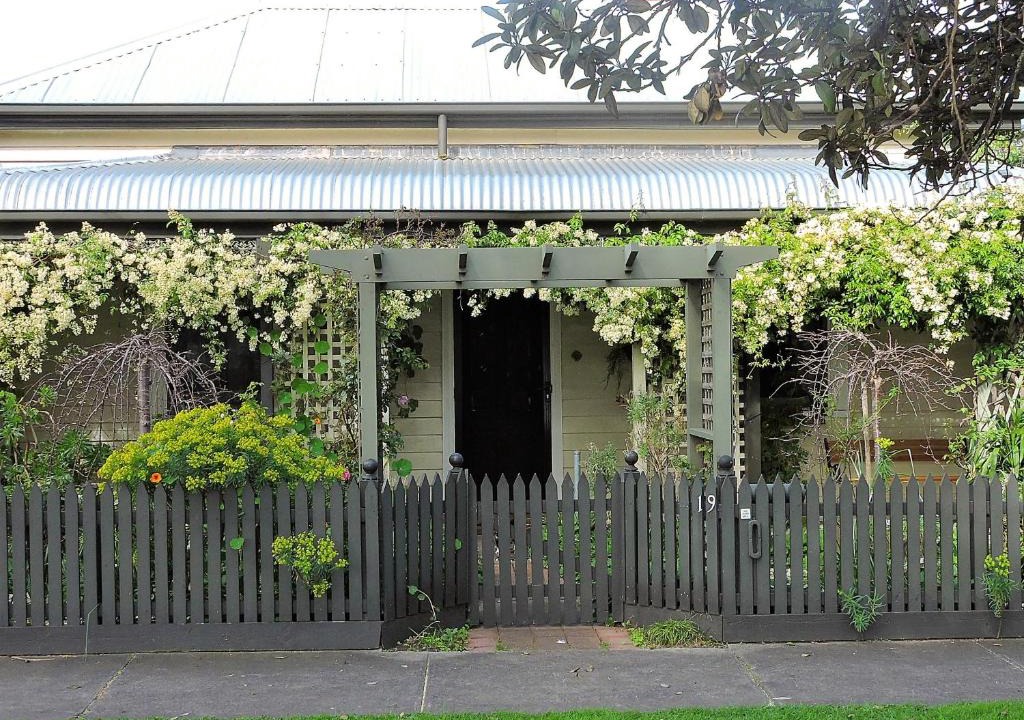 Queenscliff House | Delightful Cottage