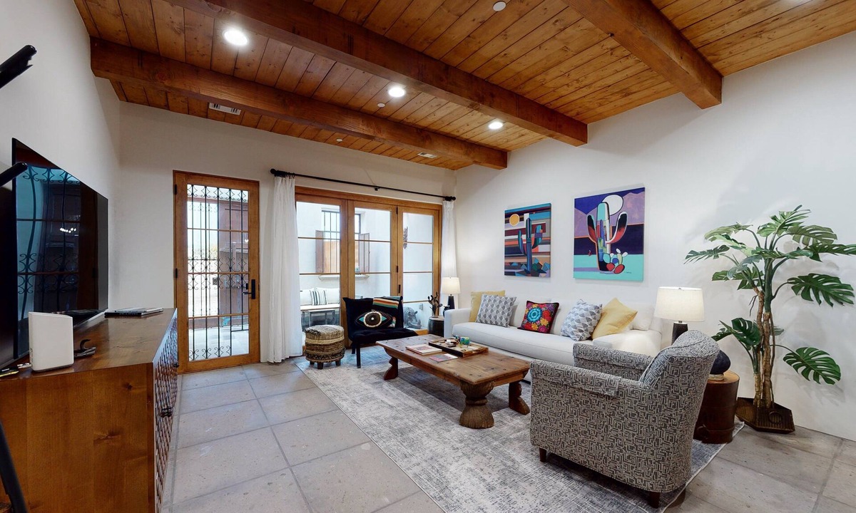 Menlo Park House | Delightful Desert Gem W/High-Speed WiFi, Modern Art, & Balcony - Dogs Welcome