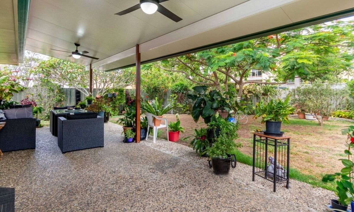 Bongaree Apartment | Delightful Duplex on Rose Ct, Bongaree