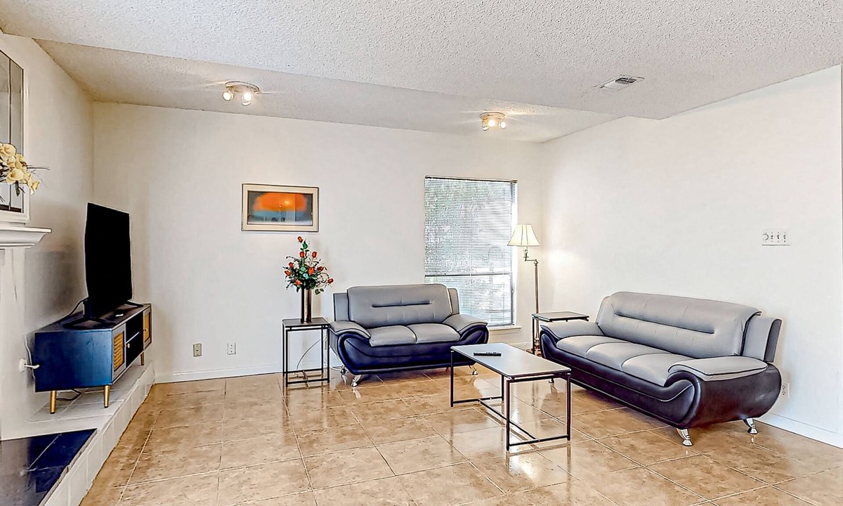 Northwest Hills House | Delightful getaway with wood fireplace, fenced yard, AC, & W/D