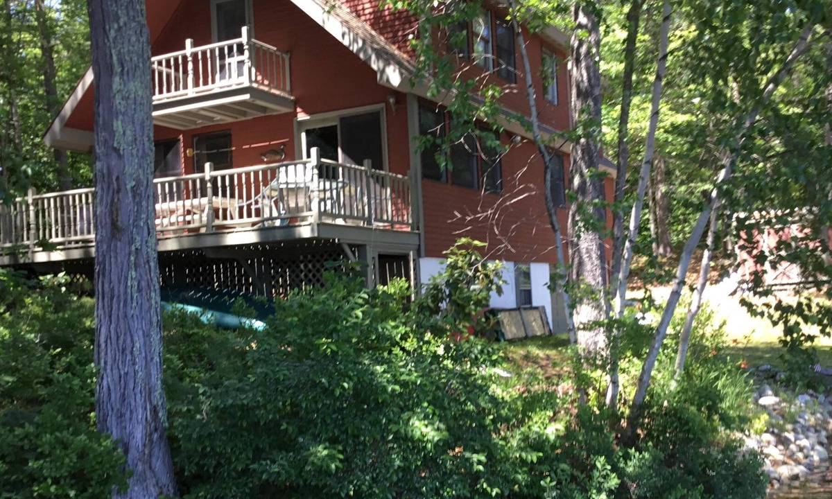 East Wakefield Ski Chalet | delightful lakefront cottage