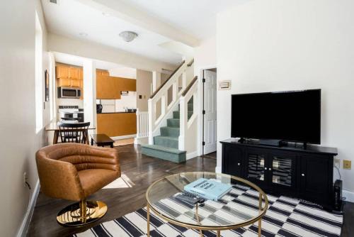 North End Apartment | Delightful North End Apt 2BR 2BA Laundry